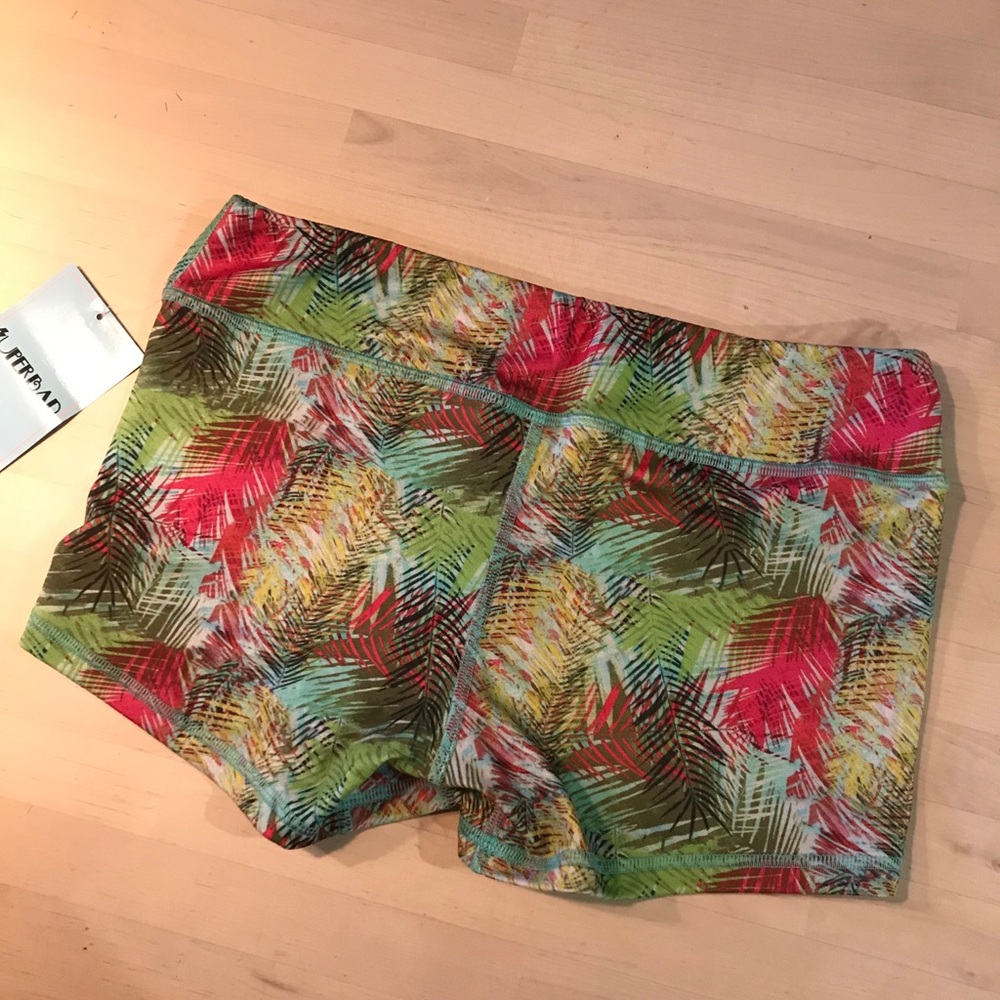 Barbells box collab. Size M NWT Fleo